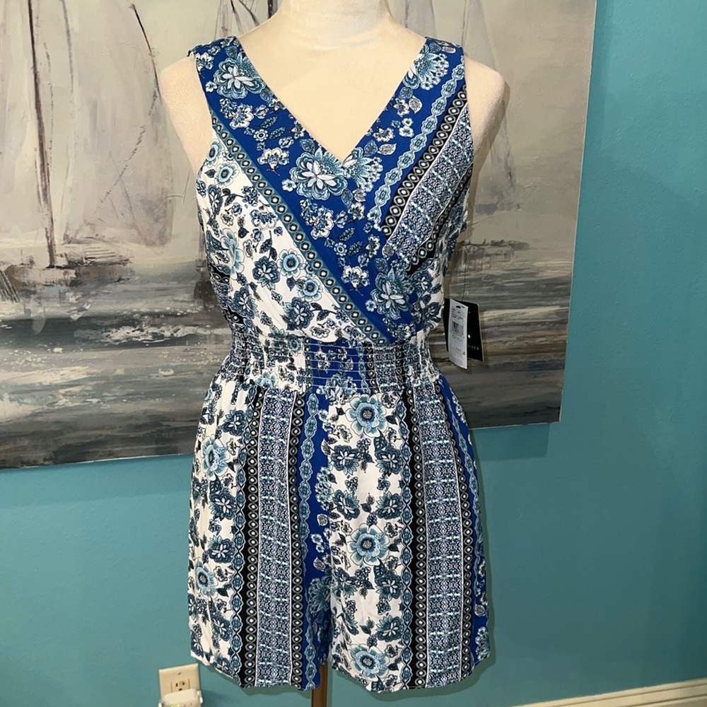 NWT I.N. San Francisco Blue Floral Romper, Small